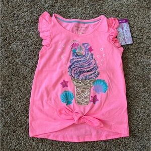 Girls size 4 shirt.  New